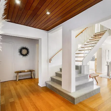 Whome Stylish Sunny Penthouse Near Center & Greenspace 아파트 카스카이스