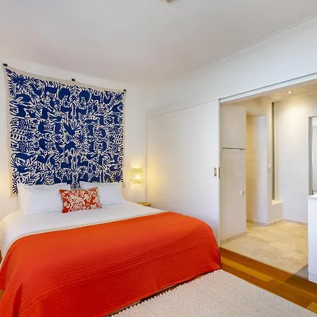 Whome Stylish Sunny Penthouse Near Center & Greenspace 아파트 *