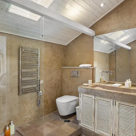 Whome Stylish Sunny Penthouse Near Center & Greenspace