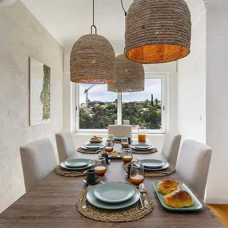 아파트 Whome Stylish Sunny Penthouse Near Center & Greenspace