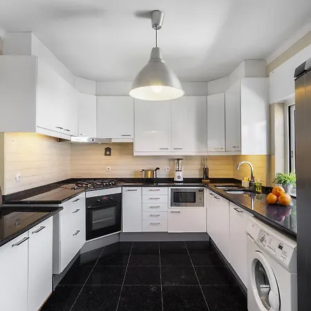Whome Stylish Sunny Penthouse Near Center & Greenspace 아파트 카스카이스