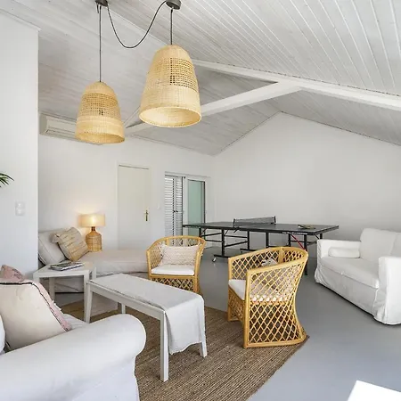 아파트 Whome Stylish Sunny Penthouse Near Center & Greenspace