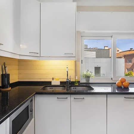 Whome Stylish Sunny Penthouse Near Center & Greenspace *