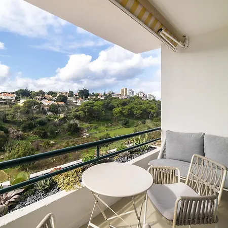 Whome Stylish Sunny Penthouse Near Center & Greenspace 아파트