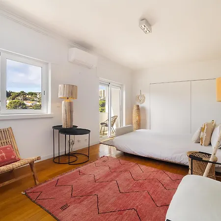 아파트 Whome Stylish Sunny Penthouse Near Center & Greenspace 카스카이스