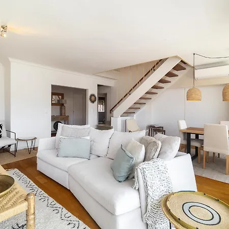 Whome Stylish Sunny Penthouse Near Center & Greenspace 카스카이스