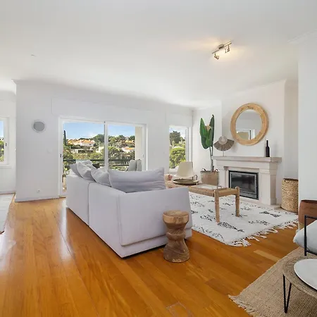 Whome Stylish Sunny Penthouse Near Center & Greenspace 아파트